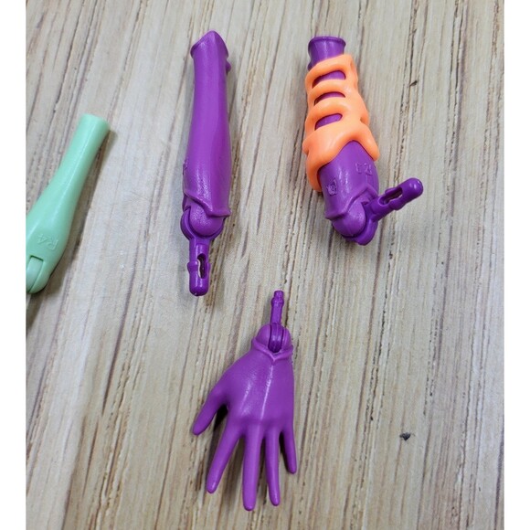 Monster High hand bundle - Picture 3 of 4